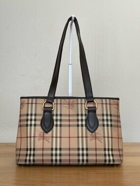 Burberry Tote Zippy Bag